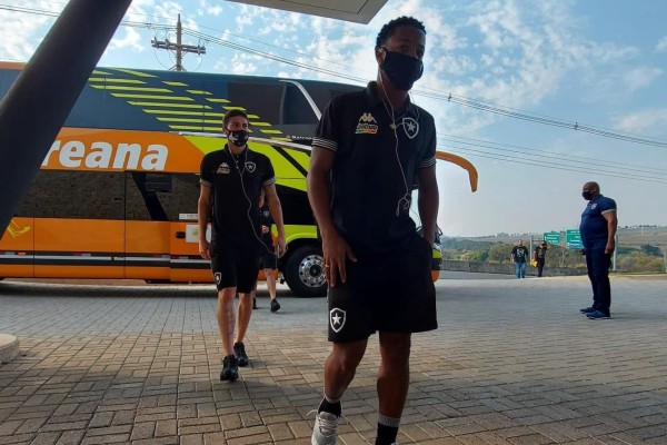 Botafogo busca ingressar hoje no G-4