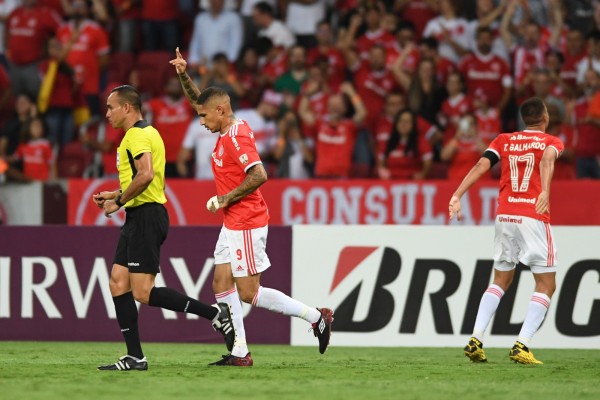 Peruano marcou dois no Beira-Rio