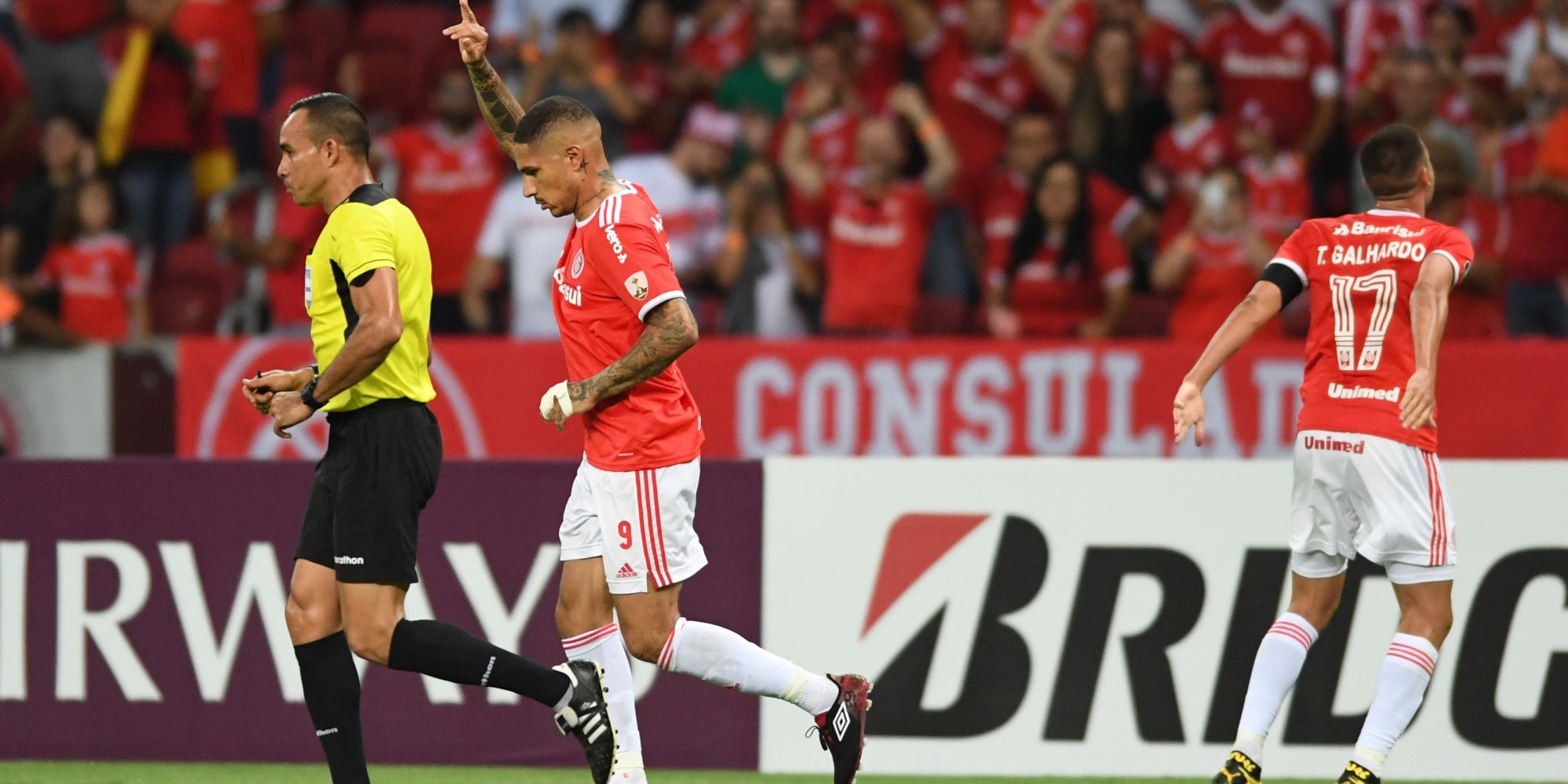 Peruano marcou dois no Beira-Rio Peruano marcou dois no Beira-Rio