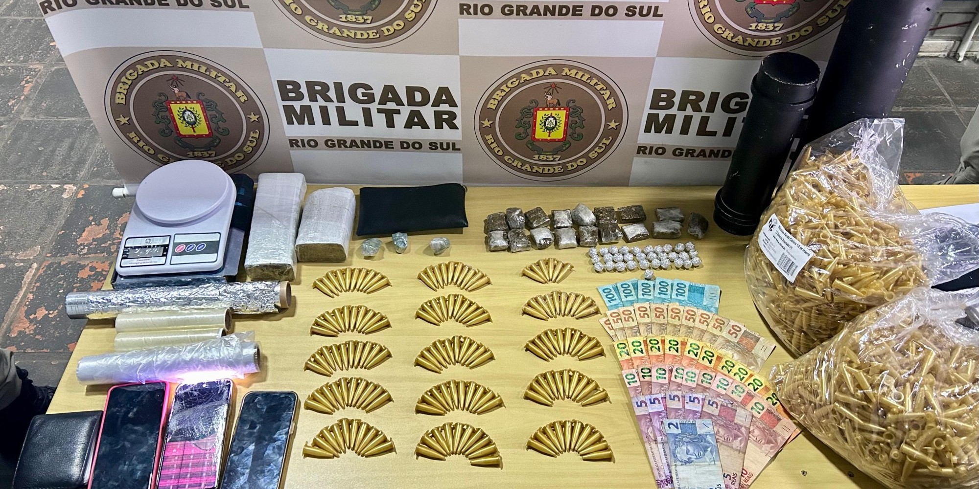 BM prende casal com grande quantidade de drogas em Estrela 