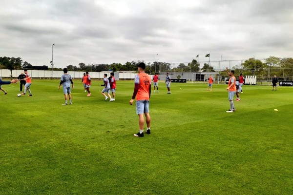 Caxias tem a vantagem do empate hoje à tarde