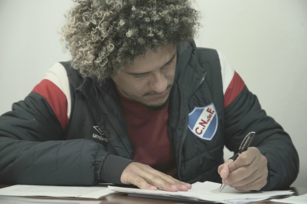 Gedoz assinou contrato com Nacional do Uruguai