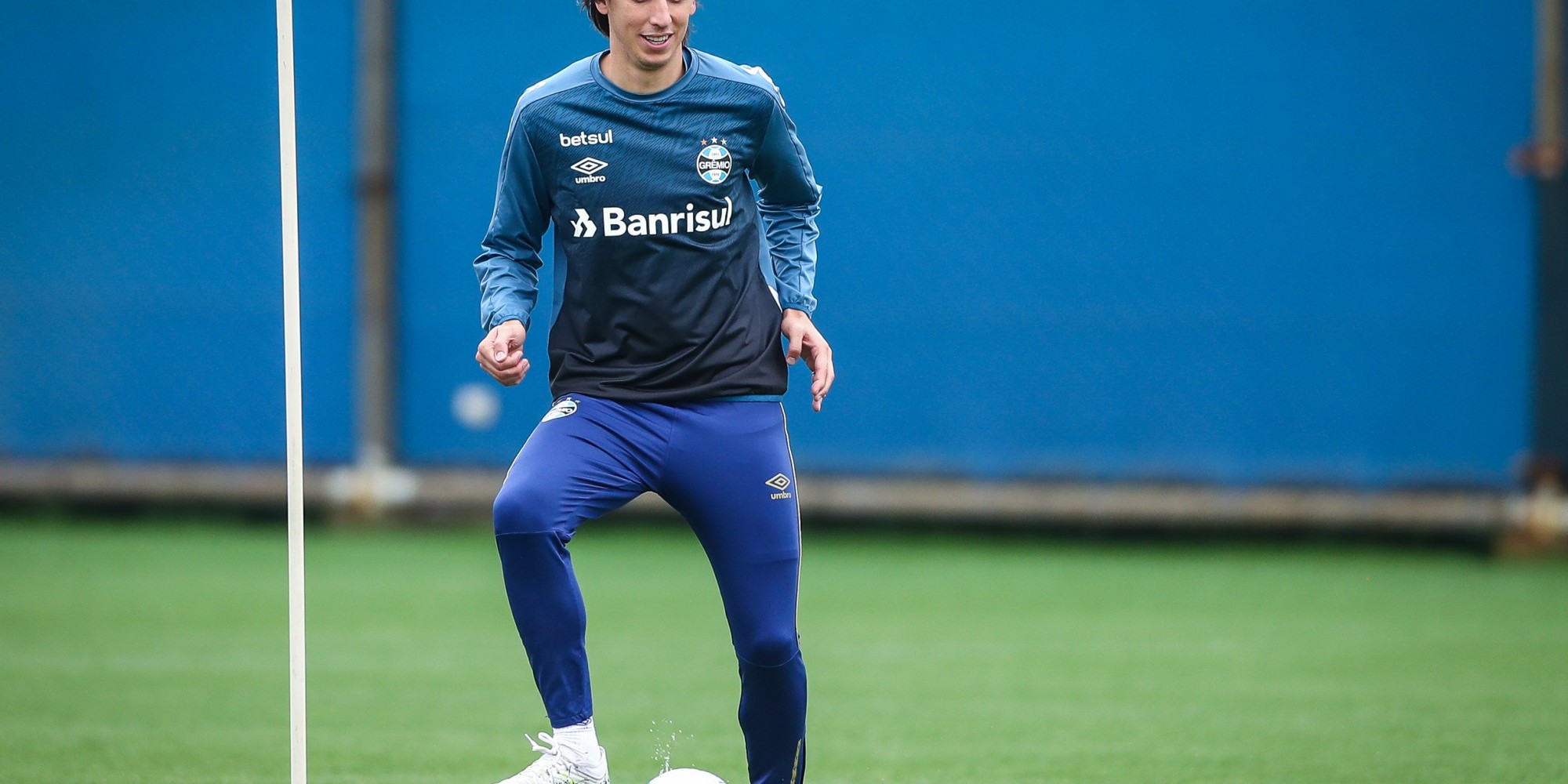 Geromel é um dos titulares que retornam após serem poupados Geromel é um dos titulares que retornam após serem poupados