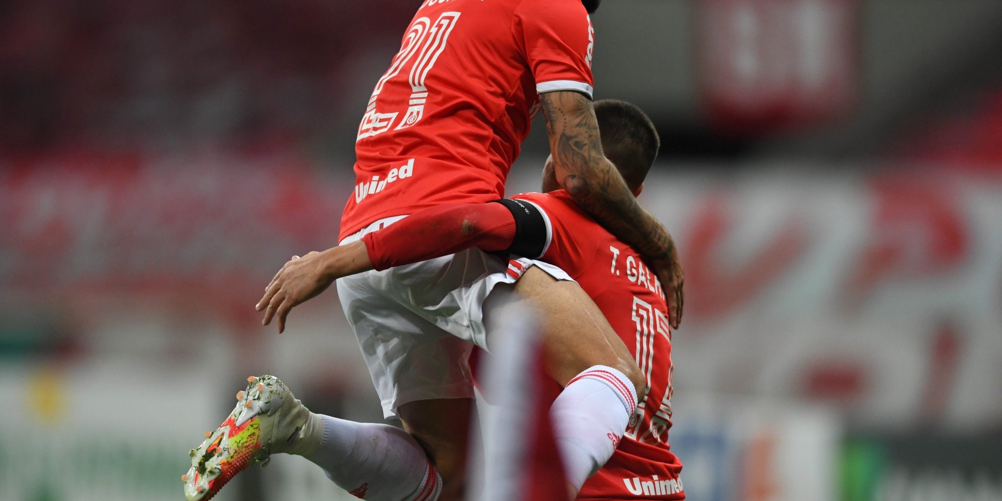 Thiago Galhardo foram decisivos na vitória colorada contra o Mineiro
