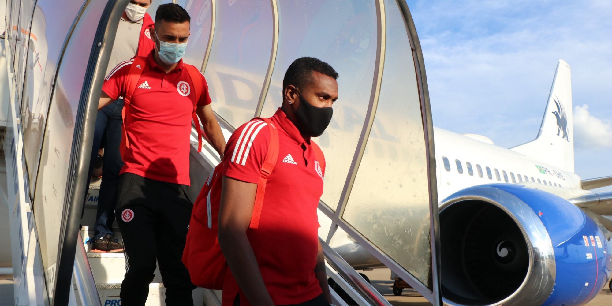 Edenílson é dúvida para jogo de hoje Edenílson é dúvida para jogo de hoje