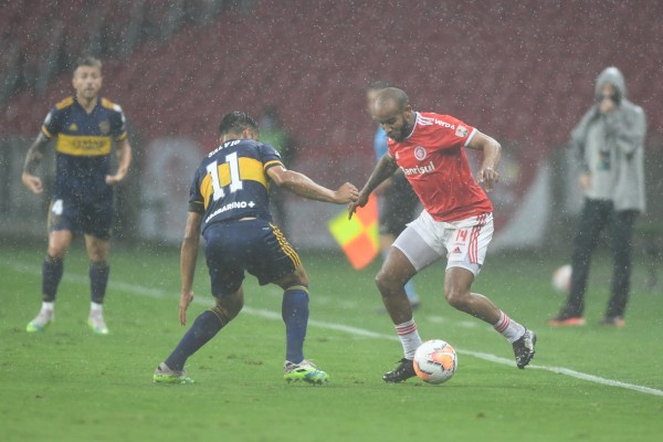 Sob chuva Inter foi superado pelo por argentinos no Beira-Rio