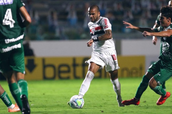 BRASILEIRÃO: Vitória diante do Goiás faz do São Paulo o novo líder 