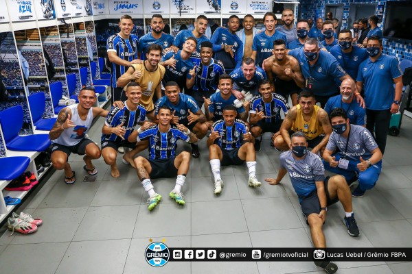 Tricolor venceu paraguaios por 2 a 0 na Arena