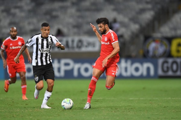 Inter sofreu virada mas empatou no fim 