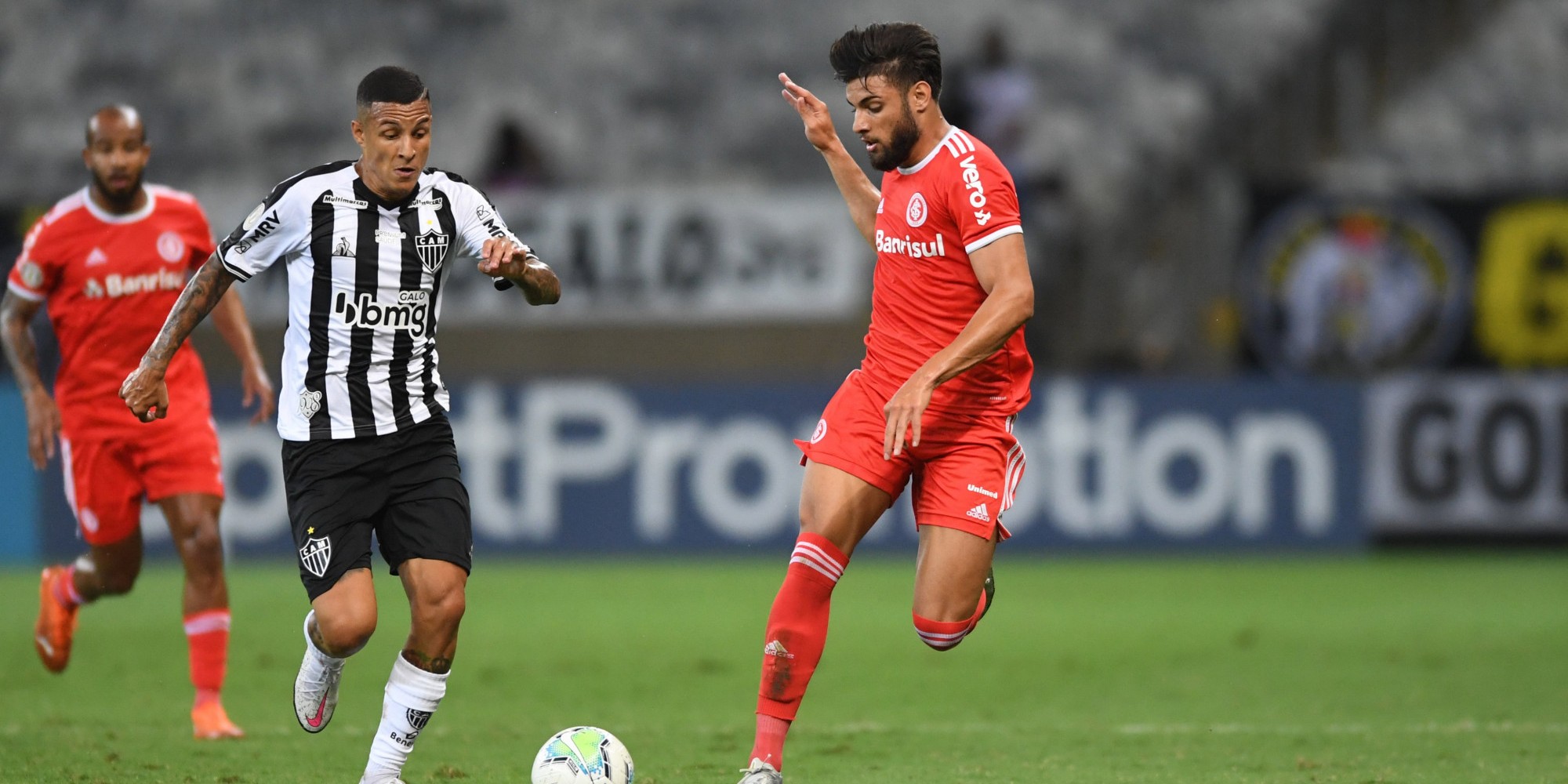 Inter sofreu virada mas empatou no fim Inter sofreu virada mas empatou no fim