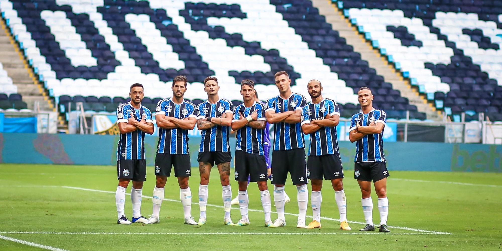 Grêmio aplicou 4 a 0 no time carioca Grêmio aplicou 4 a 0 no time carioca