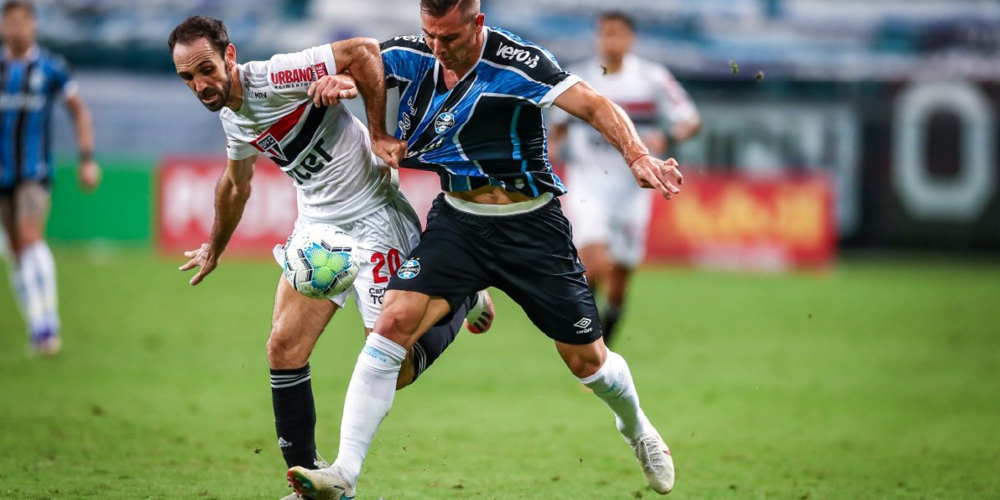 Grêmio levou a melhor na Arena ontem 