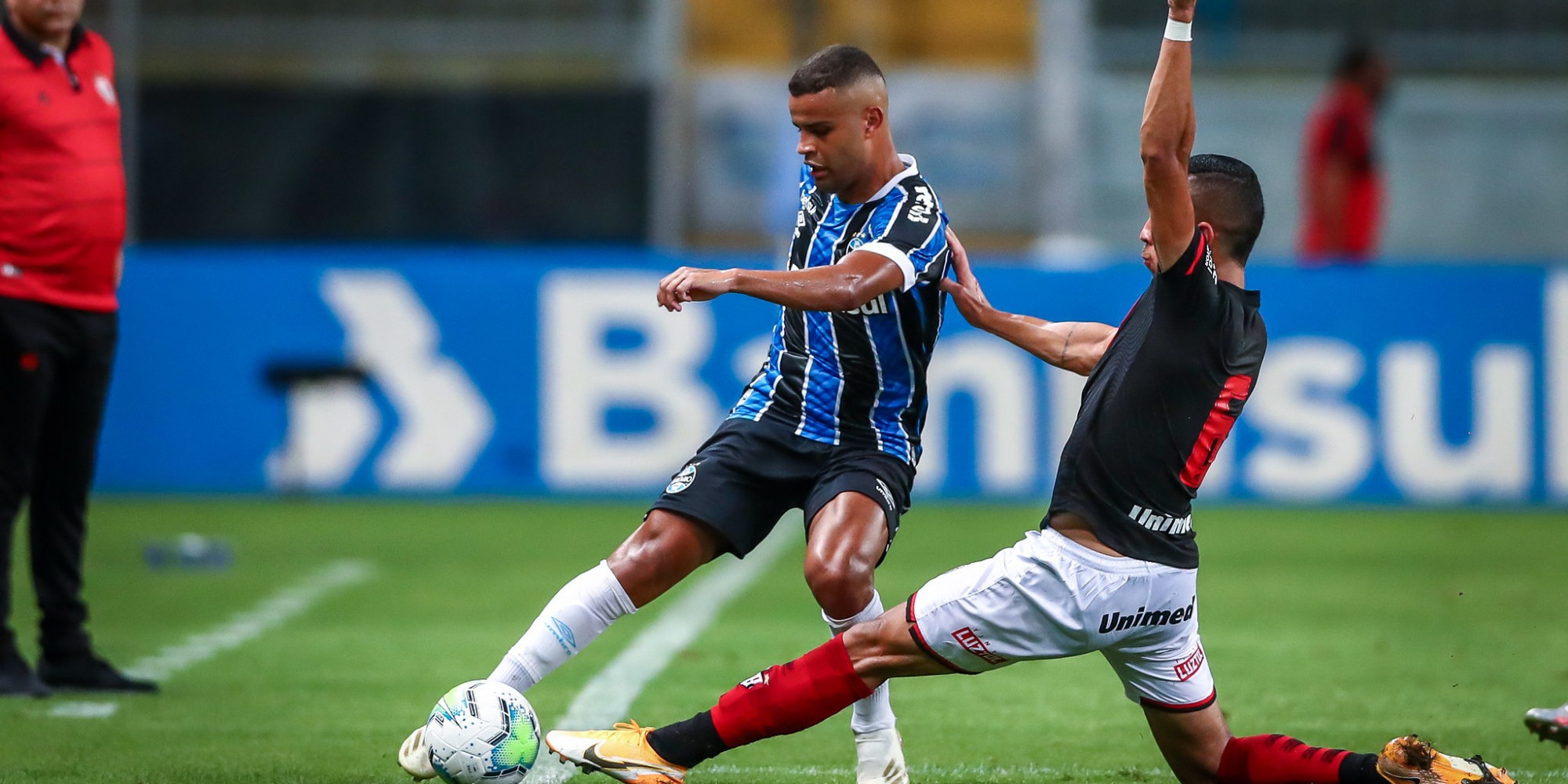 Alisson foi um dos melhores no lado gremista Alisson foi um dos melhores no lado gremista