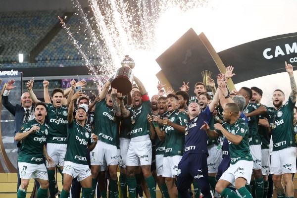 Palmeiras volta a vencer a Libertadores após 21 anos