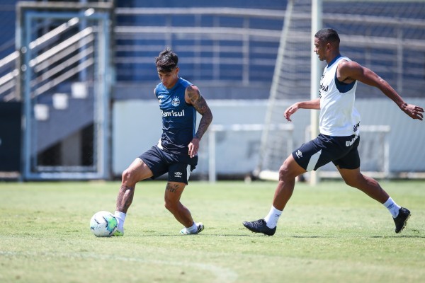 Grêmio testa time antes da final pela Copa do Brasil 