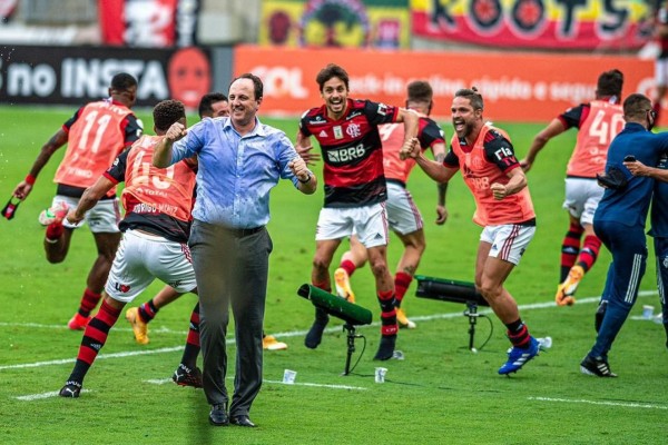 Flamengo venceu por 2 a 1 no Maracanã