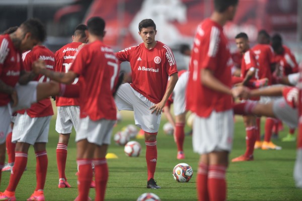 Colorado joga nesta noite em Porto Alegre 