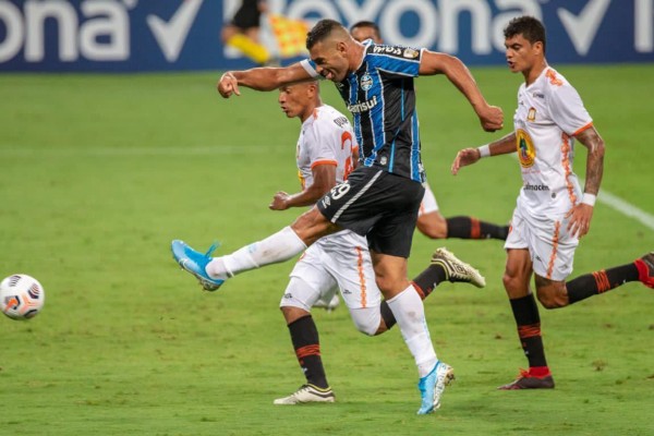 Grêmio goleou por 6 a 1