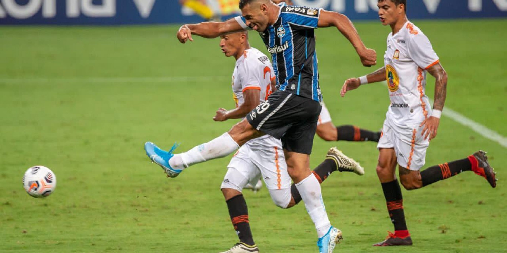 Grêmio goleou por 6 a 1