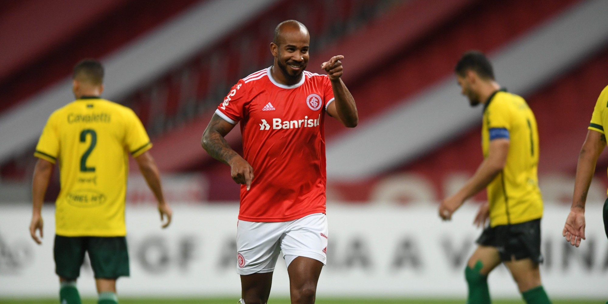 Inter vence o Ypiranga nos acréscimos pelo Gauchão