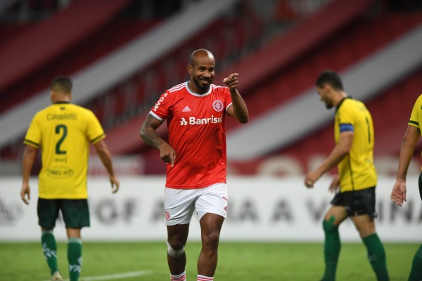 Inter vence o Ypiranga nos acréscimos pelo Gauchão 