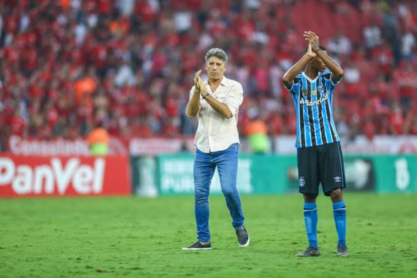 Técnico sentiu dores no corpo e na garganta 