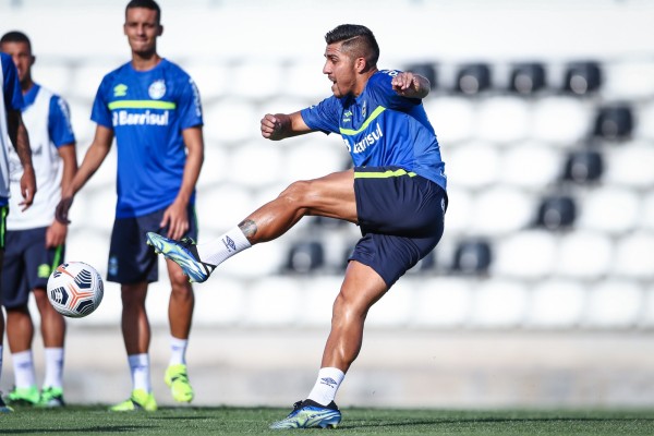 Grêmio busca vantagem nesta noite 