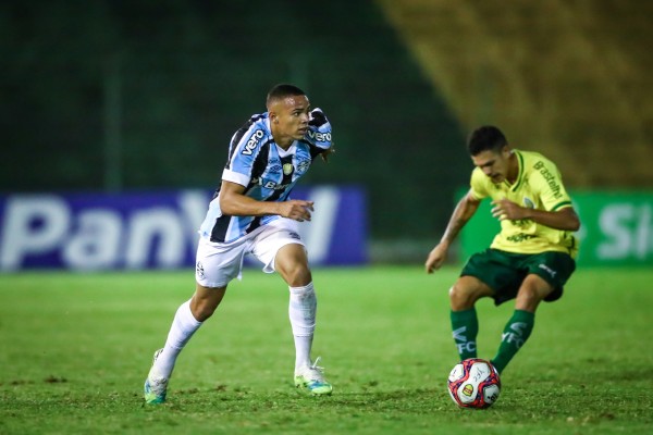 Vanderson marcou um dos gols tricolor 