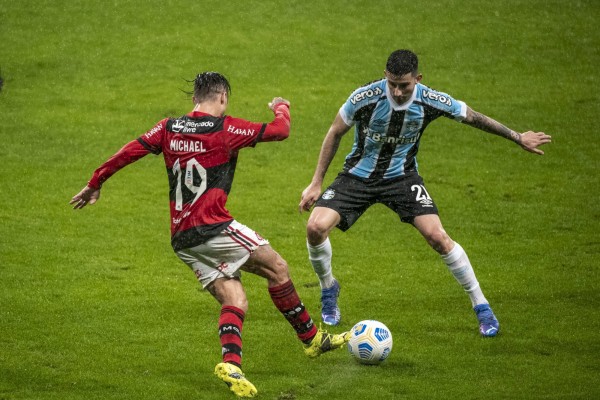 Mesmo com um a menos, Flamengo aplicou goleada