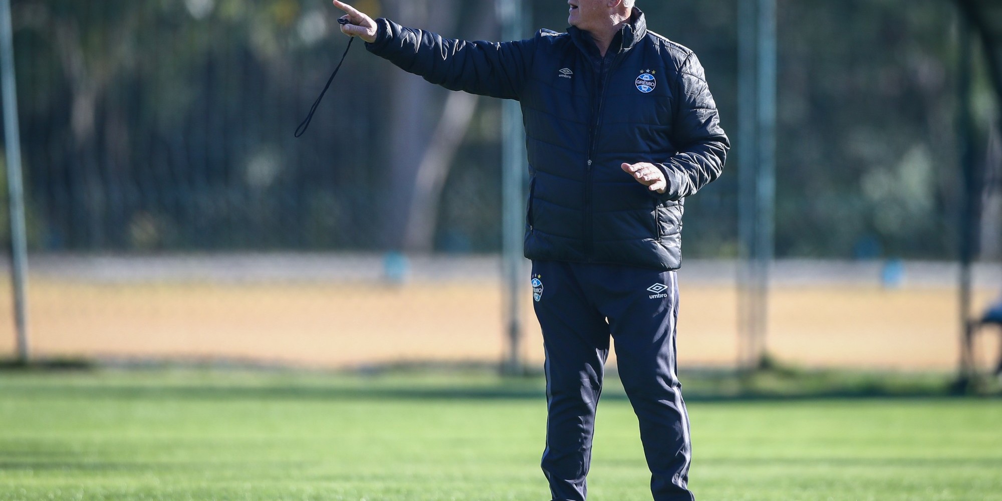 Felipão tem 100% de aproveitamento fora de casa