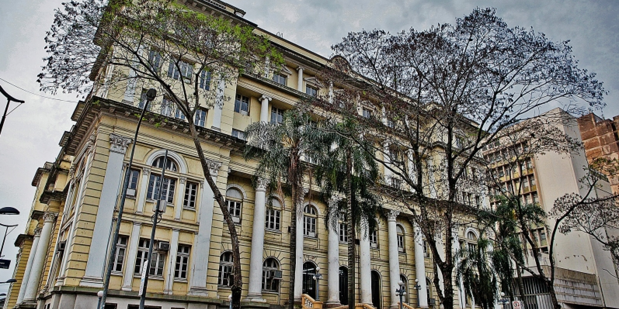 Um dos fatores que contribuíram para esse resultado é o fim dos efeitos do reajuste salarial concedido para a segurança pública de 2014, parcelados até o fim de 2018 Um dos fatores que contribuíram para esse resultado é o fim dos efeitos do reajuste salarial concedido para a segurança pública de 2014, parcelados até o fim de 2018