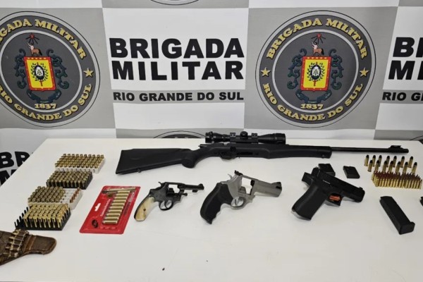 Pai é preso com armas após ameaçar filha de morte em Guaporé