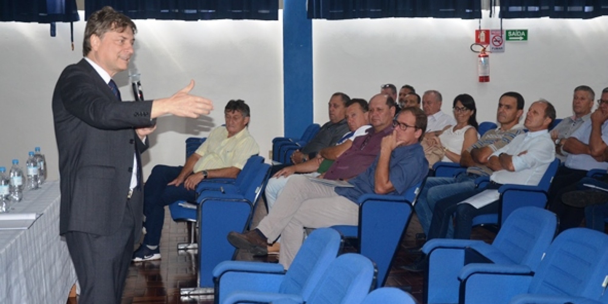 Gladimir Chiele, diretor da Consultoria em Direito Público, foi o palestrante Gladimir Chiele, diretor da Consultoria em Direito Público, foi o palestrante