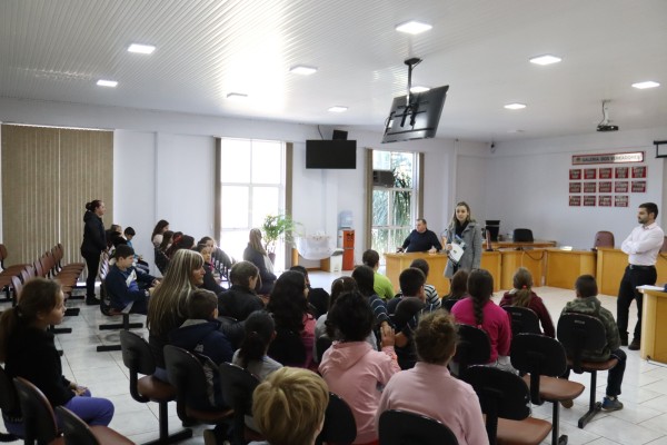 Concurso com o tema Educação Fiscal premia alunos em Muçum 
