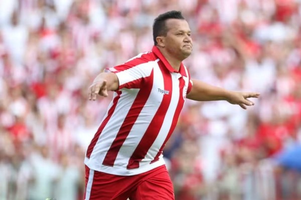 Ídolo do Náutico, ex-atacante Kuki é internado no Recife com quadro de AVC