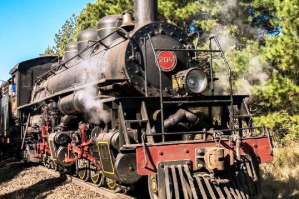 Passeio será feito de Maria Fumaça, pelos trilhos da ferrovia tronco principal Sul, o percurso que dura cerca de uma hora