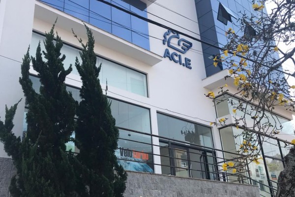 Nos últimos dias, fachada da sede recebeu logomarca e letreiro