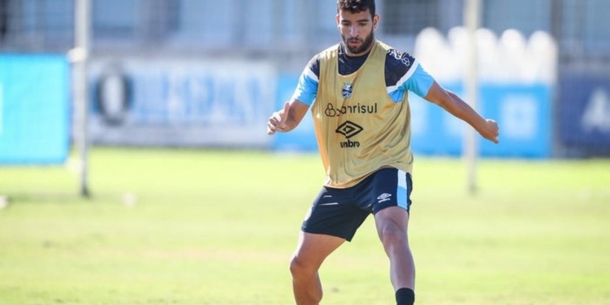 Recuperado de lesão, Pepê pode reforçar o Grêmio diante do Fortaleza
