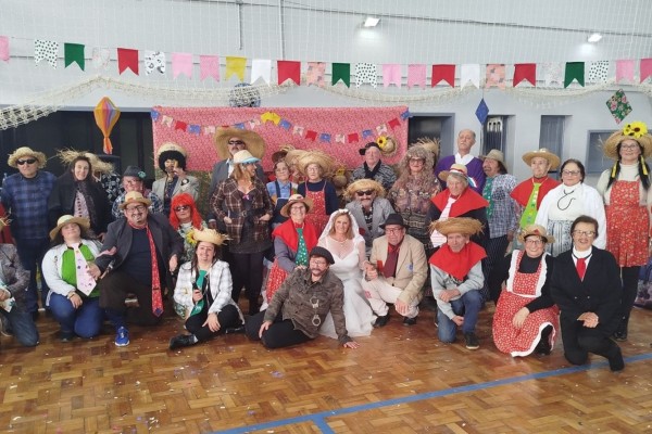 CRAS de Relvado promove Arraiá com casamento caipira e muita animação