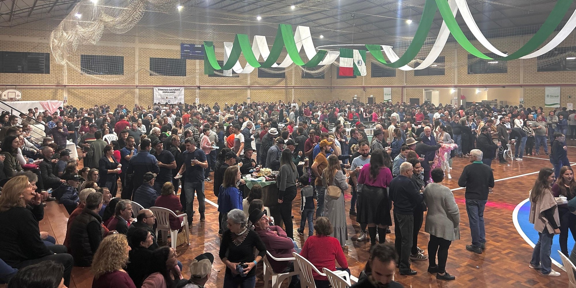 Filó reuniu público de mil pessoas e abriu comemorações dos 37 anos de Relvado