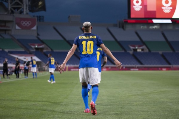 Richarlison é o artilheiro nas Olimpíadas, com cinco gols