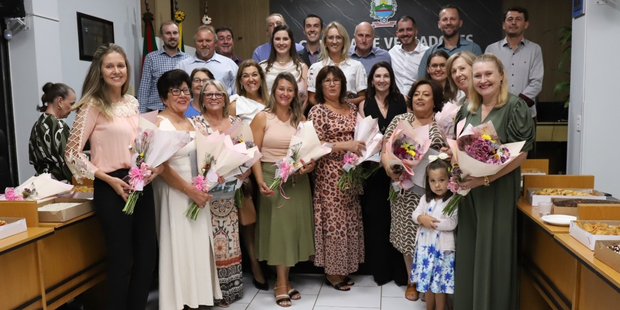 Sessão Solene do Legislativo de Roca Sales presta homenagem às mulheres