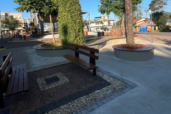 Roca Sales celebra inauguração da Praça Triangular em tarde de cultura e união