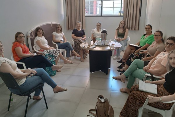 Reunião mensal da Rede Ampliada de Roca Sales apresenta novos profissionais
