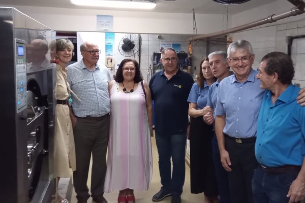 Rotary e Fundação Rotaria fazem a entrega de equipamentos para a APAE Encantado