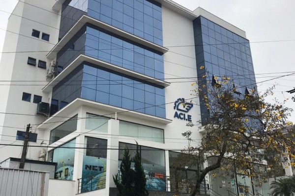 ACI-E tem mais de 300 associados, entre empresas, empresários, profissionais liberais e empreendedores