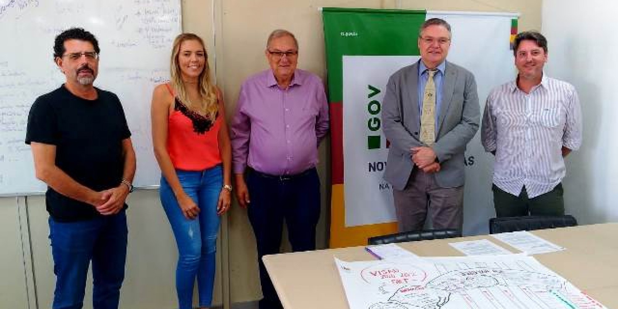 Secretário adjunto da Secretaria de Inovação, Ciência e Tecnologia Fernando Mattos, procuradora geral do Município Michele Matiello Camargo, prefeito de Encantado Adroaldo Conzatti, secretário estadual Luís Lamb e diretor de ambientes e inovação e do prog Secretário adjunto da Secretaria de Inovação, Ciência e Tecnologia Fernando Mattos, procuradora geral do Município Michele Matiello Camargo, prefeito de Encantado Adroaldo Conzatti, secretário estadual Luís Lamb e diretor de ambientes e inovação e do prog