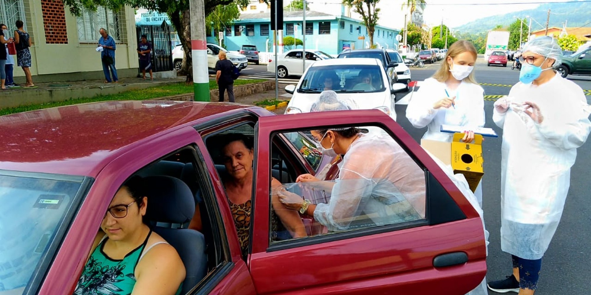 Novas doses para idosos serão aplicadas nas casas na próxima semana 