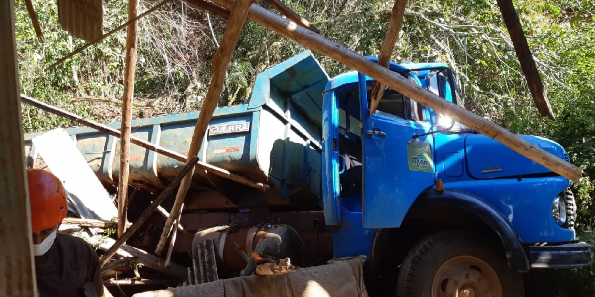 O outro passageiro foi encaminhado para atendimento médico 