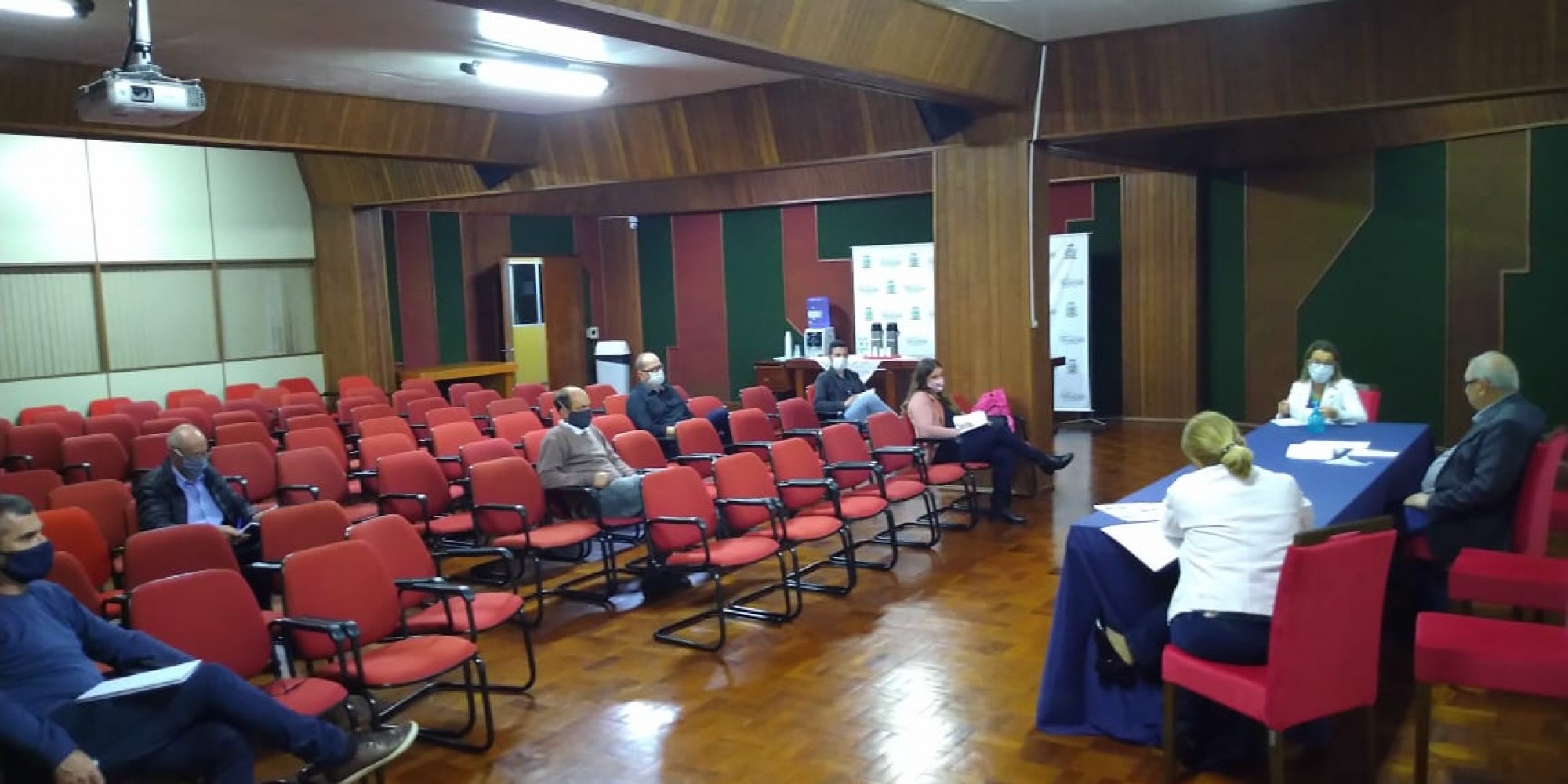 Participaram o presidente do STR, Gilberto Zanatta, secretários municipais e alguns assessores ligados à área Participaram o presidente do STR, Gilberto Zanatta, secretários municipais e alguns assessores ligados à área